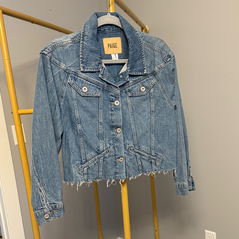 😍PAIGE😍 NWOT Cropped Women's Light Blue Frayed Denim Jacket